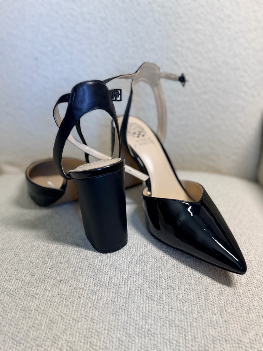 Vince Camuto Black Patent Pointed Toe Block Heel Women's Pumps size 8.5